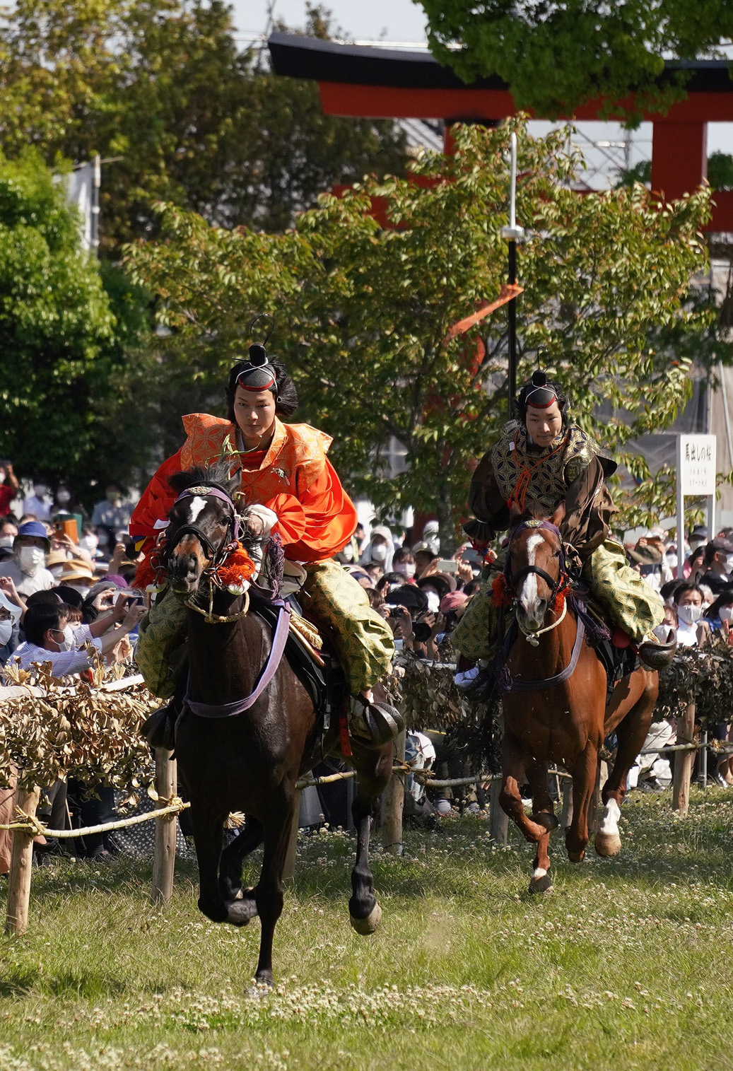 “競馬競馳”
